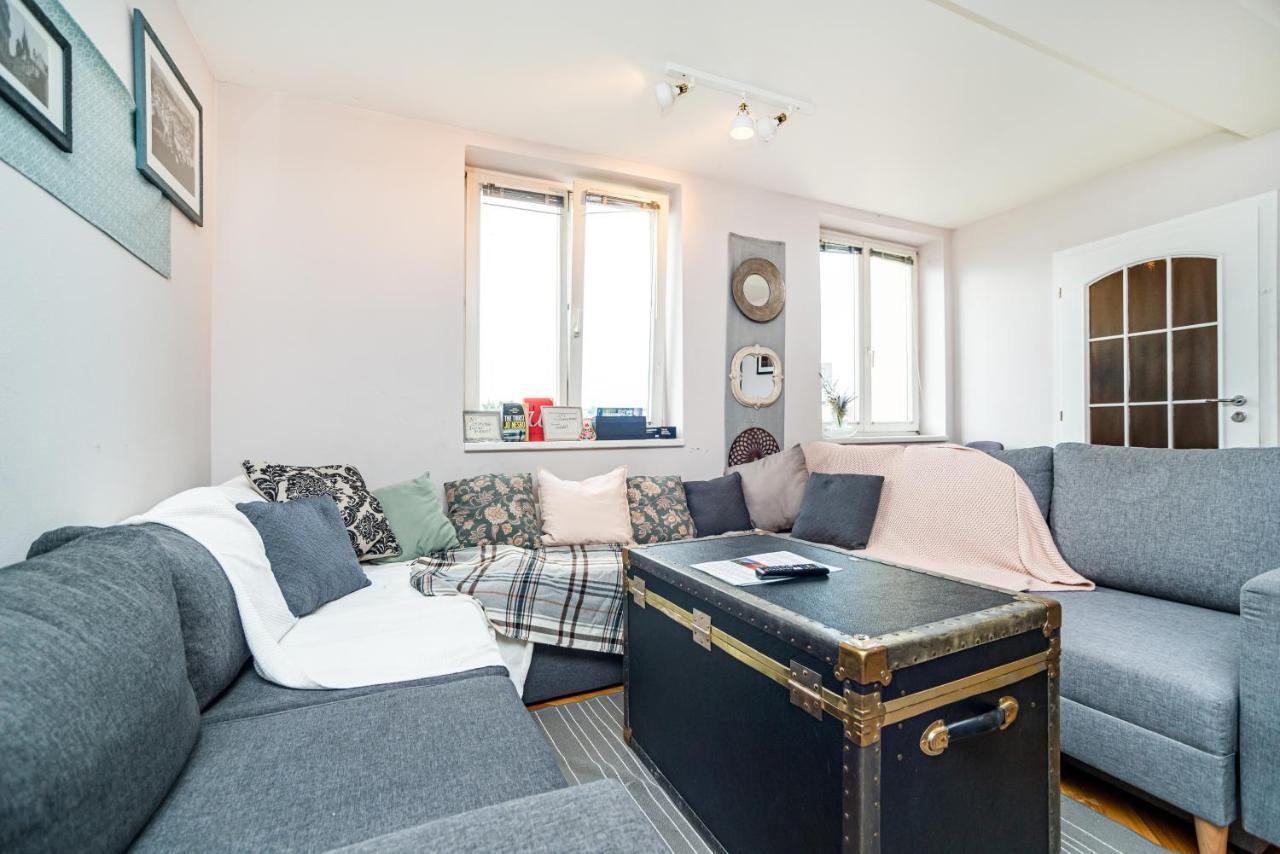 Central, Spacious, Modern 5 Bedrm Duplex W/Balcony براغ المظهر الخارجي الصورة